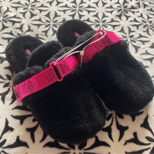 UGG FLUFF IT SLIPPERS BLK/TAFFY PINK 1118150